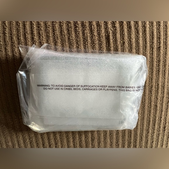 Coach Zip Card Case nwt in packaging - Picture 4 of 4